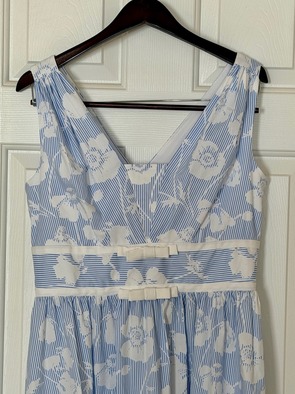 Karl Lagerfeld Paris Blue White Floral Fit & Flare Bow Cottagecore Dress Sz 8 - Picture 3 of 11
